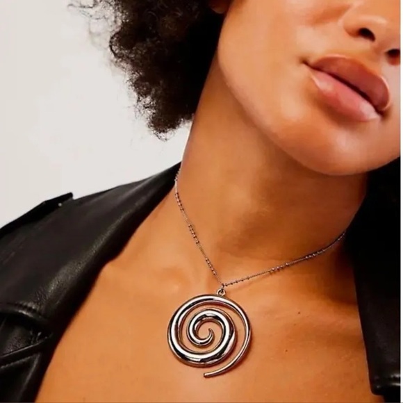 Free People Jewelry - FREE PEOPLE Lala Pendant (Silver Swirl)